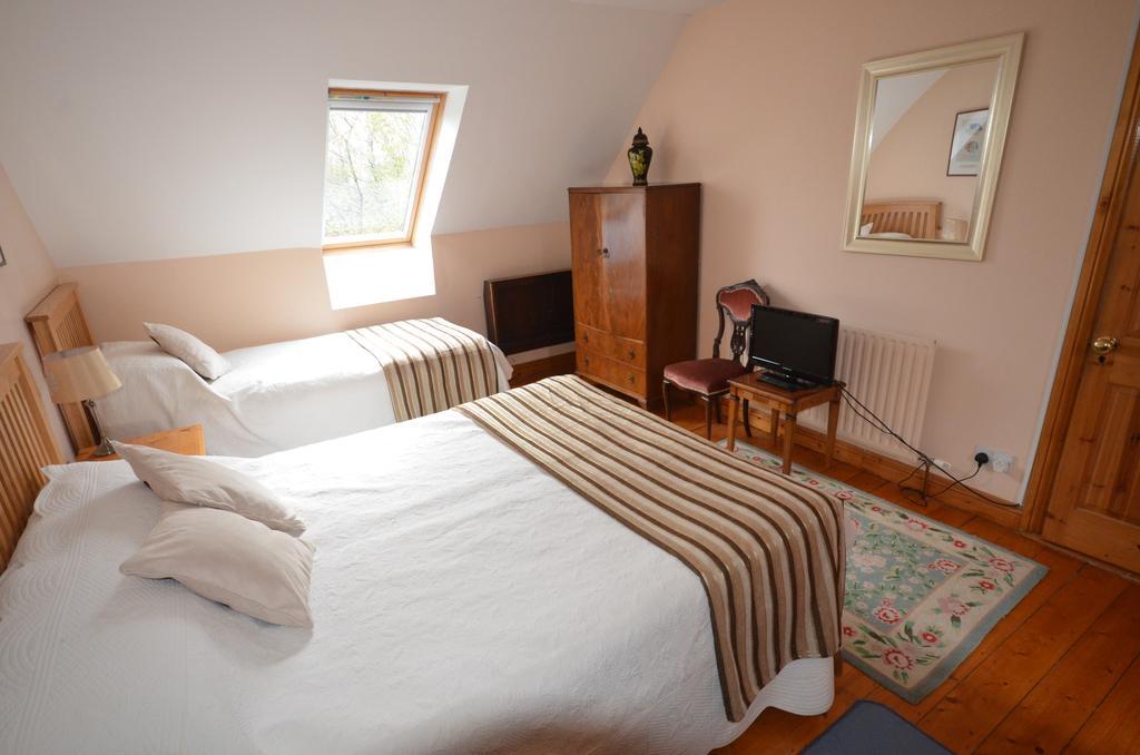 Camillaun Lodge With Lough Corrib Boat Hire Oughterard Ruang foto