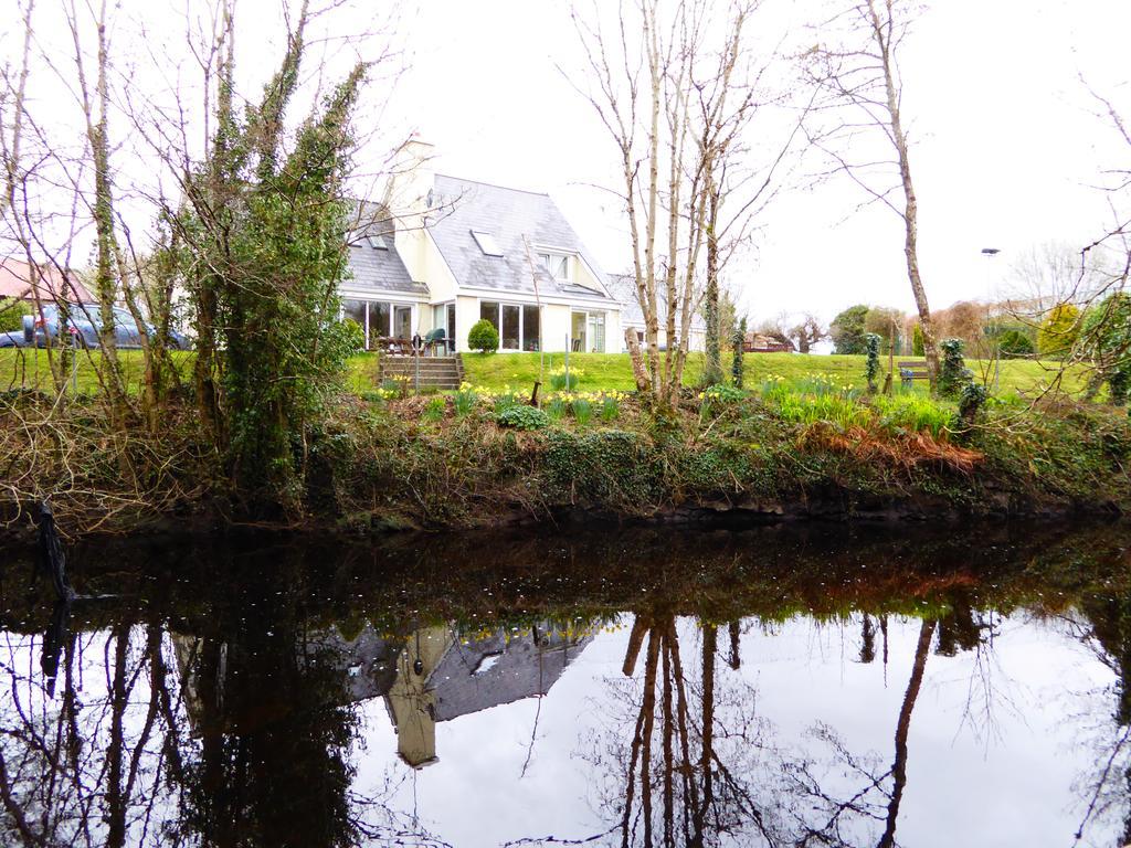 Camillaun Lodge With Lough Corrib Boat Hire Oughterard Bagian luar foto