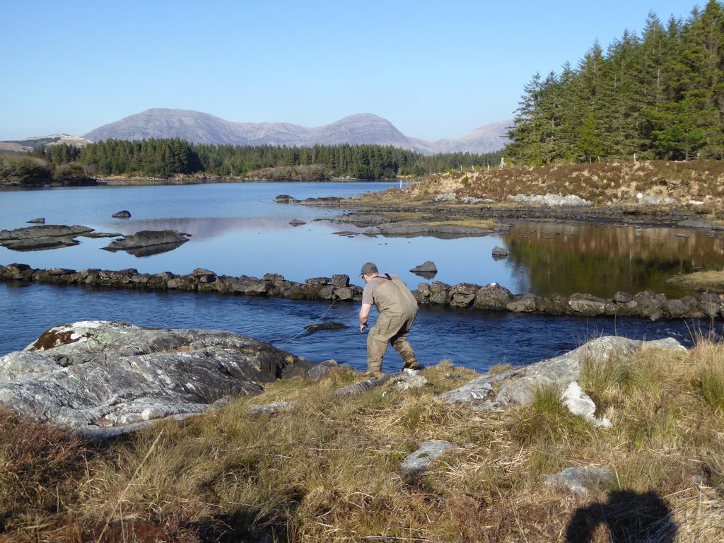 Camillaun Lodge With Lough Corrib Boat Hire Oughterard Bagian luar foto