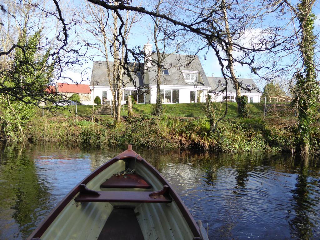 Camillaun Lodge With Lough Corrib Boat Hire Oughterard Bagian luar foto