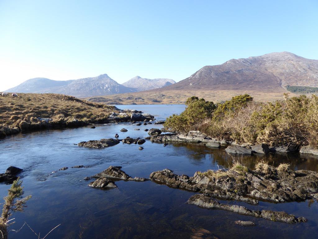 Camillaun Lodge With Lough Corrib Boat Hire Oughterard Bagian luar foto