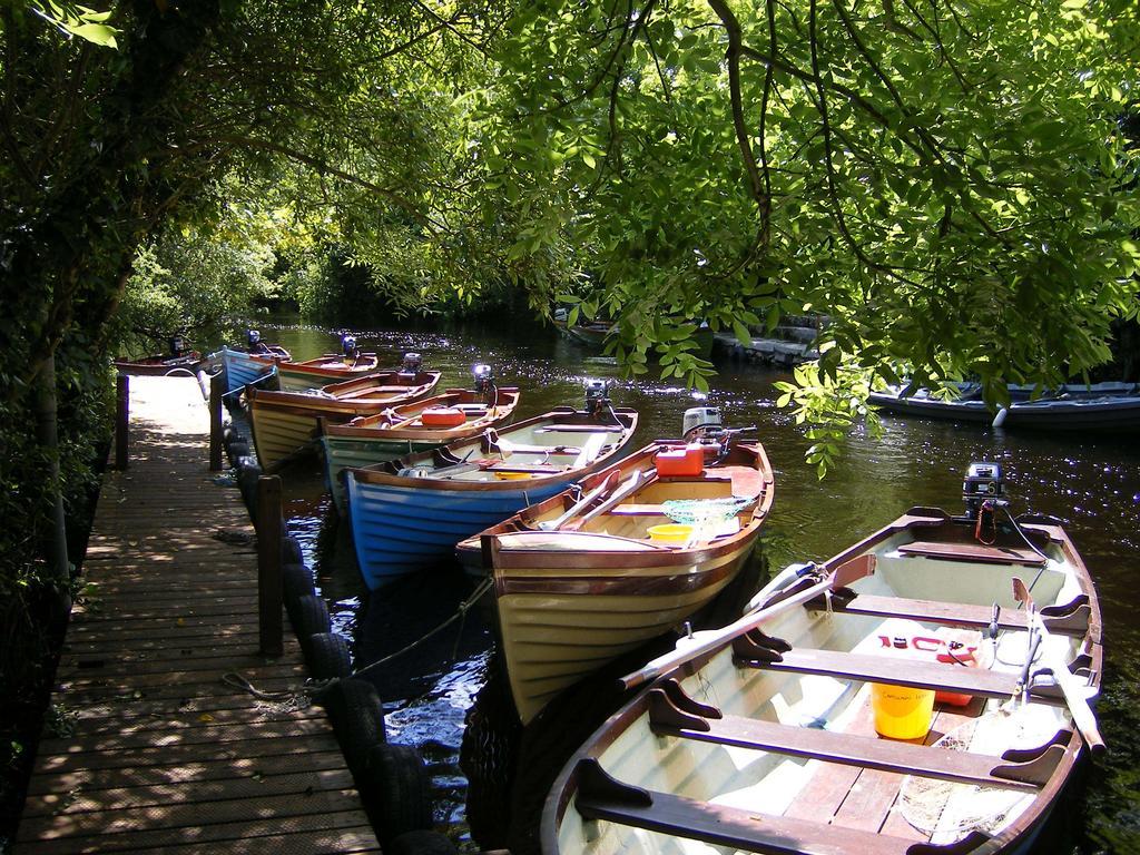 Camillaun Lodge With Lough Corrib Boat Hire Oughterard Bagian luar foto