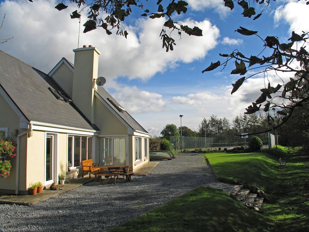 Camillaun Lodge With Lough Corrib Boat Hire Oughterard Bagian luar foto